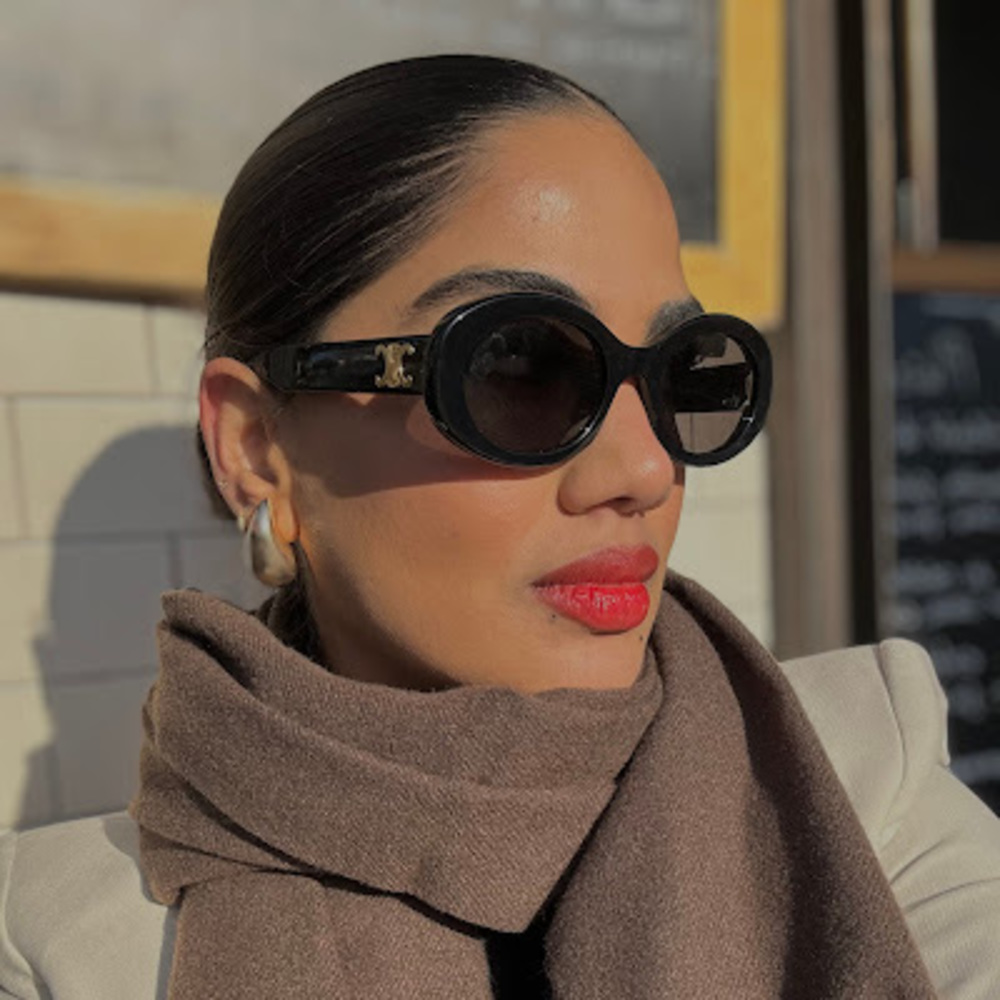 Meet your Posher, Sia